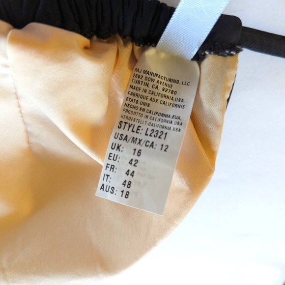 LUXE by Lisa Vogel Bikini Black Top 🖤 Crystal embellished US 12 Cup sizes B - C - Picture 5 of 7